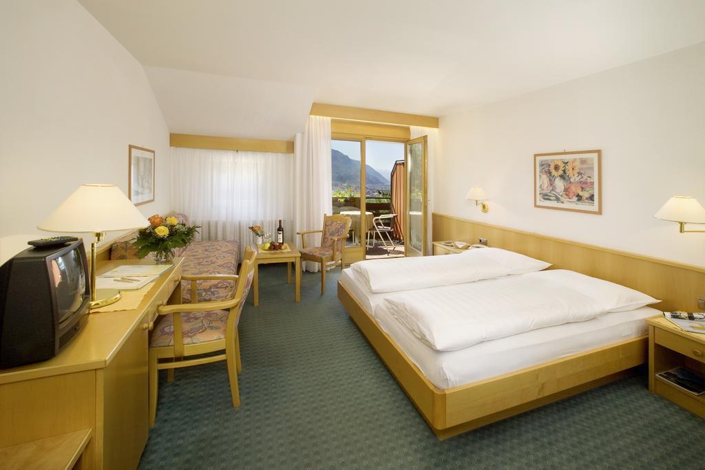 Hotel Thurnergut Tirolo Habitación foto